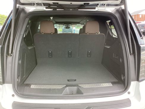 Used 2025 Chevrolet Suburban High Country AWD/4WD image 4