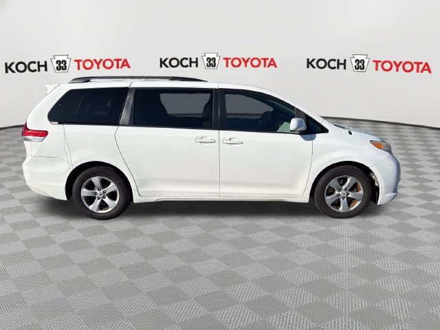 Used 2011 Toyota Sienna LE FWD image 9