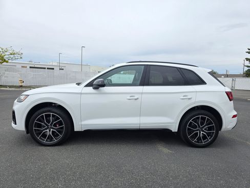 Certified 2023 Audi SQ5 Premium Plus w/ Premium Plus Package AWD/4WD image 3