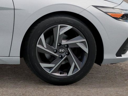 New 2025 Hyundai Elantra SEL image 8