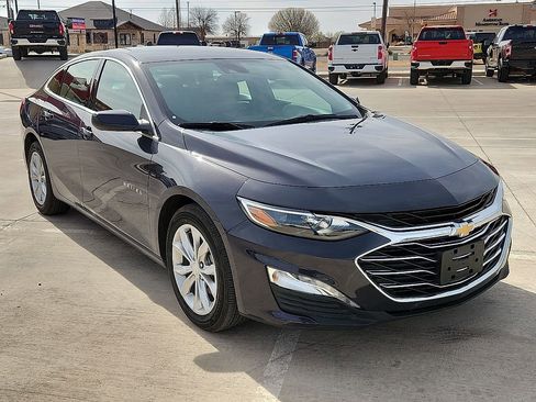 Used 2025 Chevrolet Malibu LT image 4