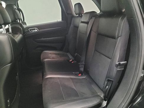 Used 2017 Jeep Grand Cherokee Altitude RWD image 18