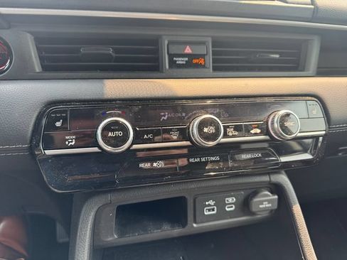 Used 2025 Honda Pilot EX-L image 23