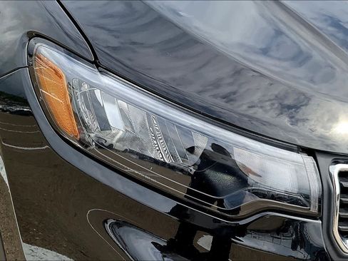 Used 2025 Jeep Compass Latitude image 30