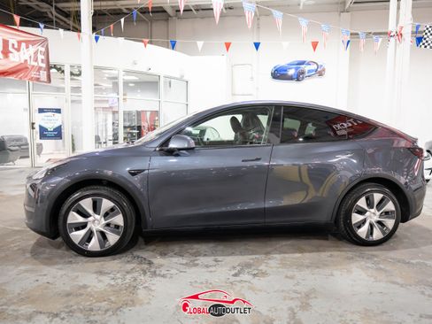 Used 2020 Tesla Model Y Long Range image 4