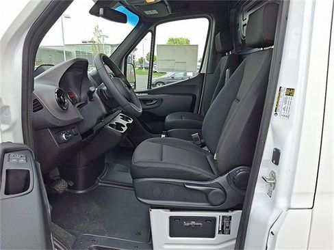 Used 2025 Mercedes-Benz Sprinter 2500 image 12