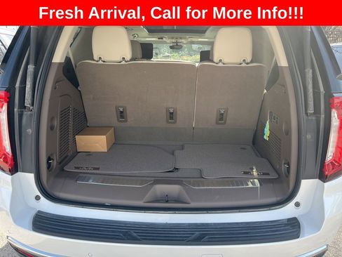 Used 2024 GMC Yukon Denali w/ Advanced Technology Package image 8