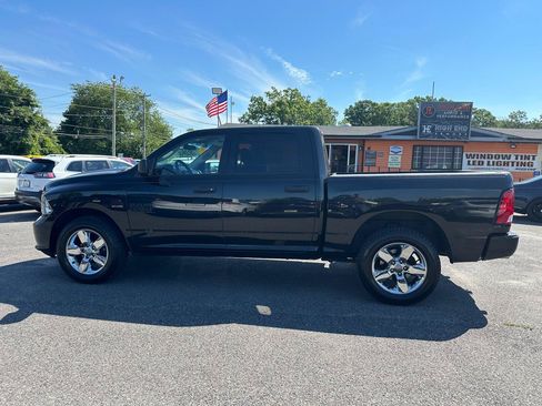 Used 2017 RAM 1500 Express w/ Black Ram 1500 Express Group AWD/4WD image 8