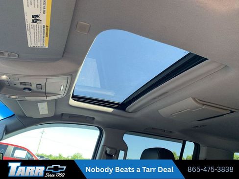 Used 2017 Chevrolet Suburban LT AWD/4WD image 16