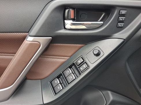 Used 2018 Subaru Forester 2.5i Touring w/ Popular Package #3B AWD/4WD image 12