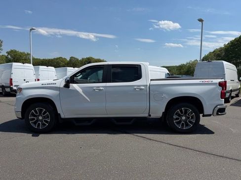 Used 2022 Chevrolet Silverado 1500 LT AWD/4WD image 4