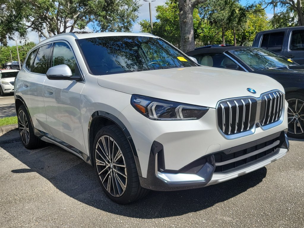 Used 2024 BMW X1 xDrive28i w/ Premium Package AWD/4WD image 3