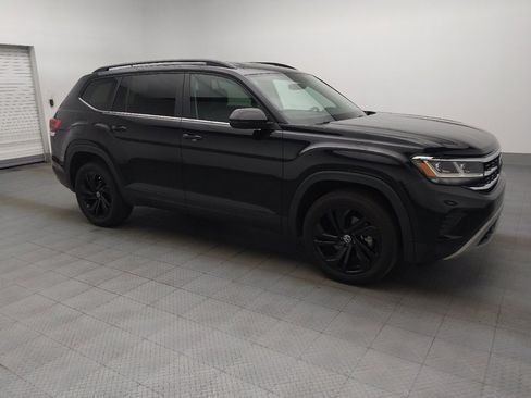 Used 2023 Volkswagen Atlas SE w/ Black Wheel Package FWD image 11