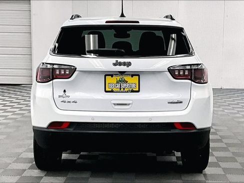 Used 2023 Jeep Compass Latitude w/ Sun and Sound Group AWD/4WD image 5