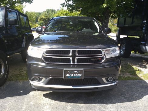 Used 2019 Dodge Durango SXT AWD/4WD image 2