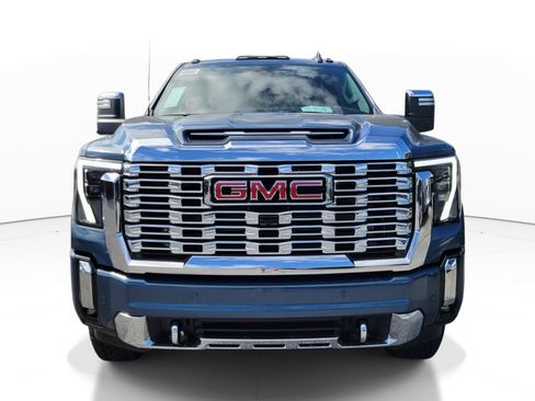 New 2026 GMC Sierra 2500 Denali w/ Denali Reserve Package AWD/4WD image 2