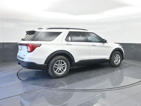 New 2026 Ford Explorer Active image 5
