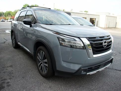 Used 2022 Nissan Pathfinder Platinum w/ Cargo Package FWD image 1