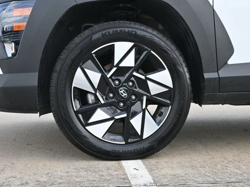 Used 2025 Hyundai Kona SEL AWD/4WD image 29