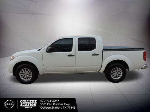 Used 2021 Nissan Frontier SV image 7