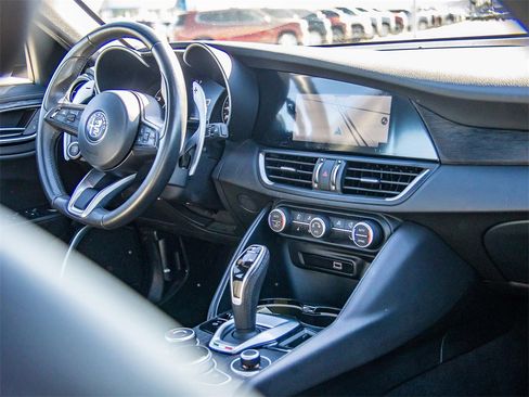 Used 2023 Alfa Romeo Giulia Sprint image 21