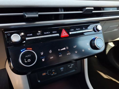 Certified 2025 Hyundai Tucson Limited AWD/4WD image 21