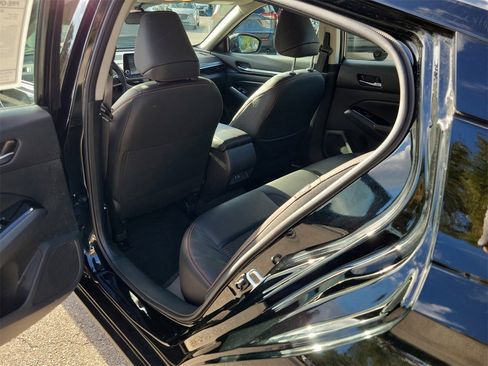 Used 2025 Nissan Altima 2.5 SR image 9