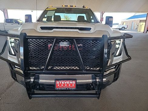 Used 2025 GMC Sierra 3500 Pro w/ Convenience Package image 4