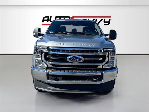 Used 2022 Ford F250 XLT image 2