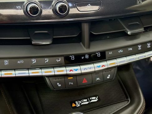 Used 2020 Cadillac CT4 V w/ Technology Package image 18