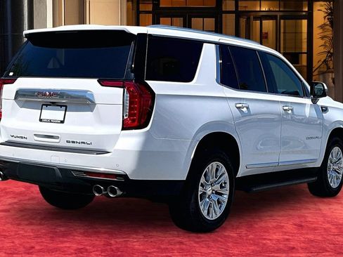 Used 2024 GMC Yukon Denali AWD/4WD image 6