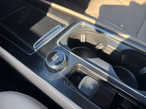 Used 2021 Lincoln Corsair FWD w/ Premium Package image 24