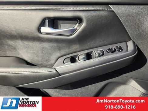 Used 2024 Nissan Sentra SV image 24