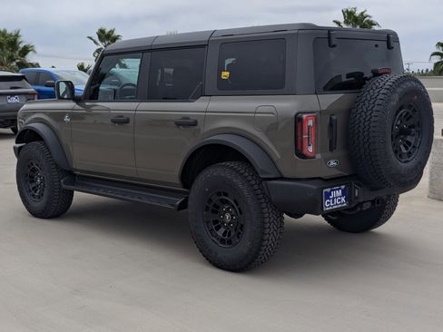 New 2026 Ford Bronco Outer Banks image 4