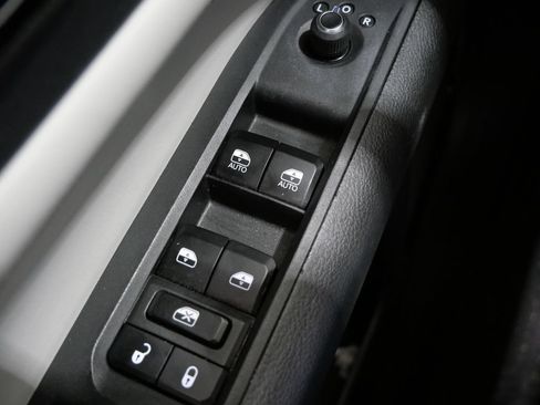 Used 2025 Jeep Compass Limited AWD/4WD image 12
