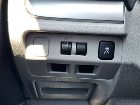 Used 2015 Subaru Forester 2.5i AWD/4WD image 29