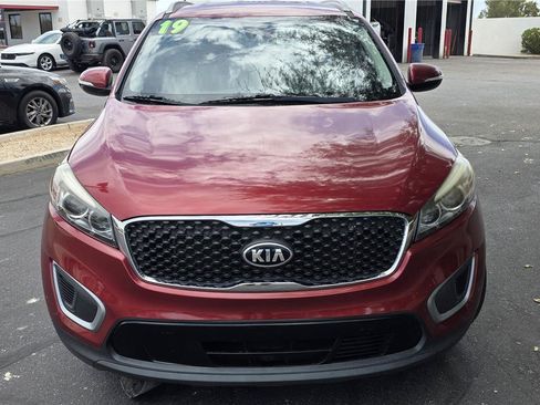 Used 2017 Kia Sorento FWD w/ LX Convenience Package image 2