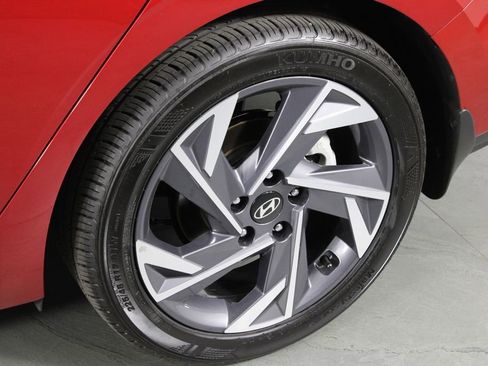 Certified 2025 Hyundai Elantra Sport image 13