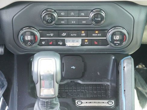 Used 2024 Ford Bronco Wildtrak AWD/4WD image 23