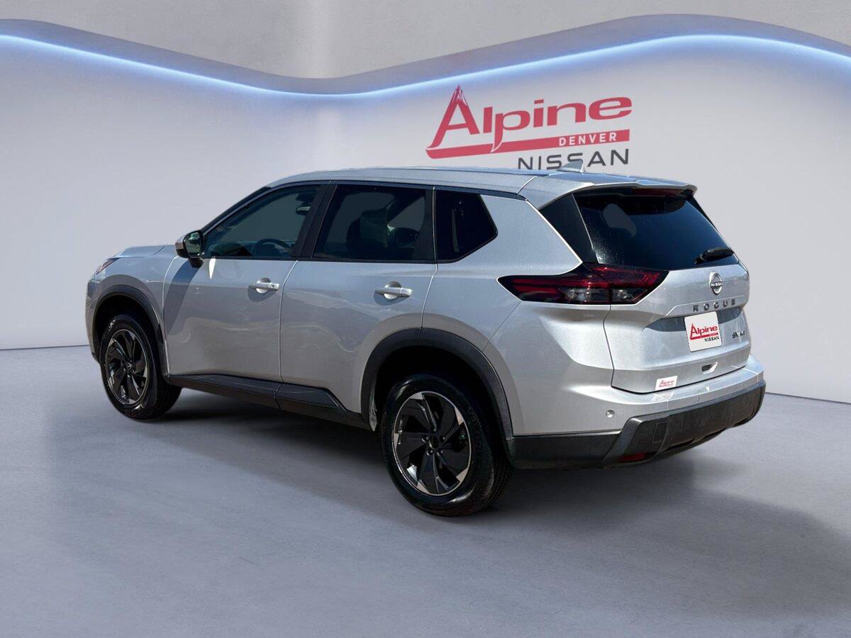 Used 2024 Nissan Rogue SV AWD/4WD image 3