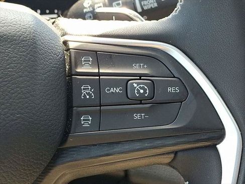 Certified 2023 Jeep Grand Cherokee Altitude AWD/4WD image 24