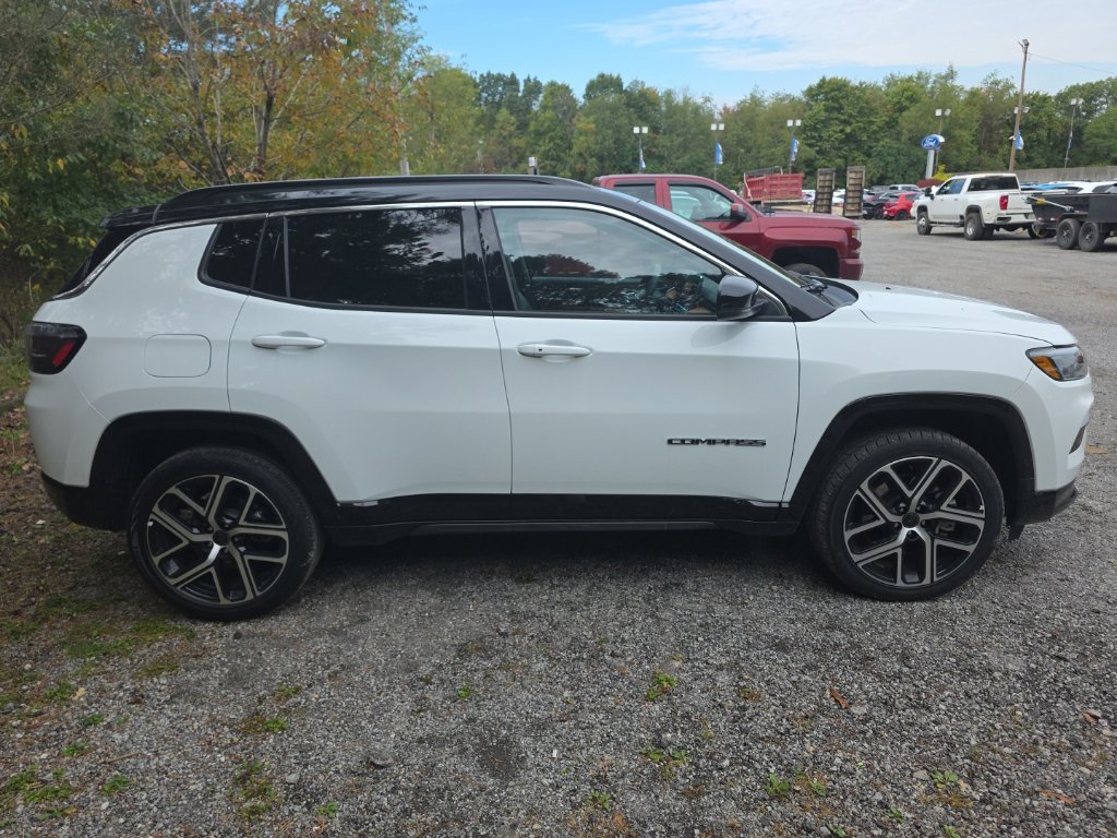 Used 2025 Jeep Compass Limited w/ Elite Group AWD/4WD image 9