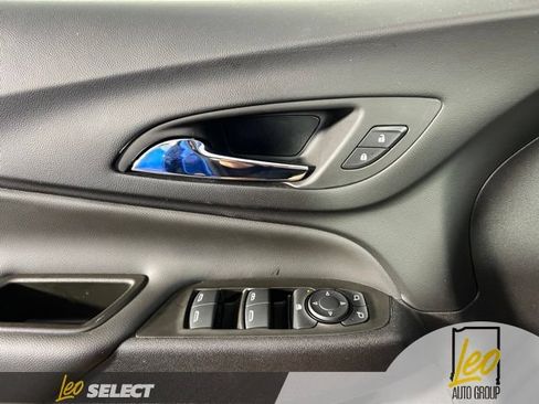 Used 2024 Chevrolet Equinox LT FWD image 27