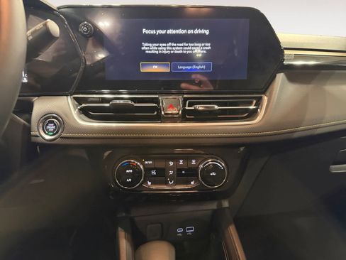 Used 2025 Chevrolet TrailBlazer ACTIV w/ Convenience Package image 12