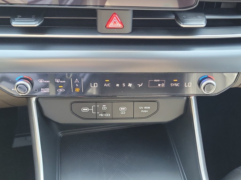 New 2026 Kia Carnival FWD image 31