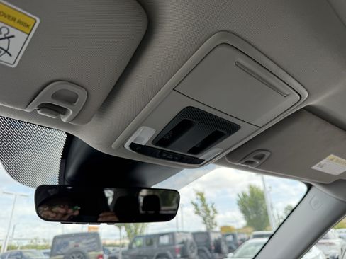 Used 2023 Honda Pilot Elite image 28