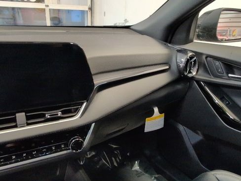 New 2026 Chevrolet Equinox LT w/ Convenience Package II image 24