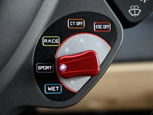 Used 2016 Ferrari 488 GTB image 18