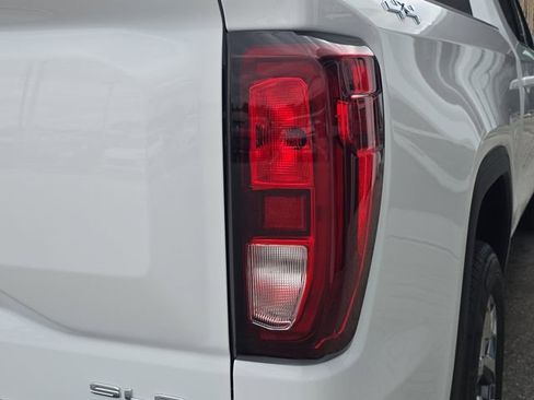 New 2026 GMC Sierra 1500 SLE w/ Preferred Package AWD/4WD image 8