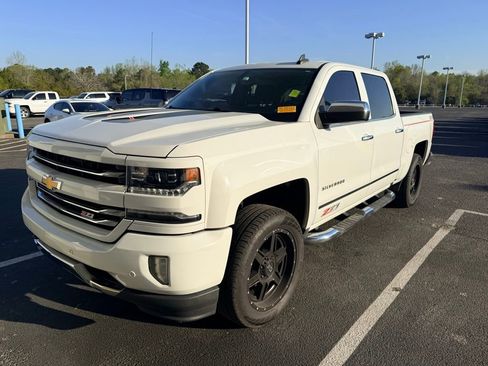 Used 2017 Chevrolet Silverado 1500 LTZ Z71 w/ LTZ Plus Package image 2